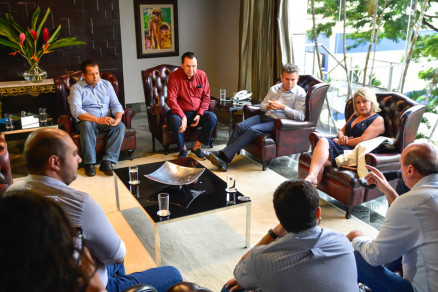 A bancada federal se reuniu com o governador Mauro Mendes nesta sexta