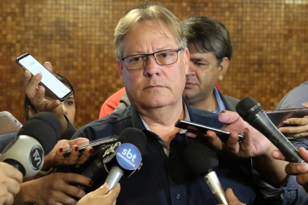 O secretrio de Estado de Sade, Gilberto Figueiredo: compra de remdio aps determinao da Justia