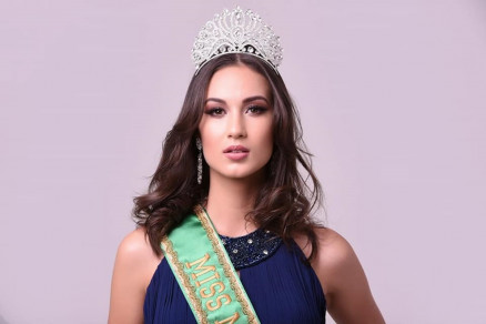 Eduarda nasceu em em Tangar da Serra e teve a primeira experincia como modelo aos 16 anos
