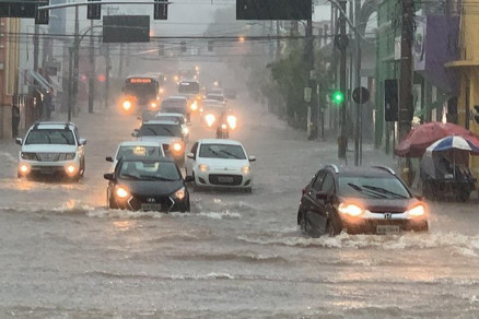 Dez bairros de Cuiab concentraram os maiores nmeros de transtornos causados pela chuva 