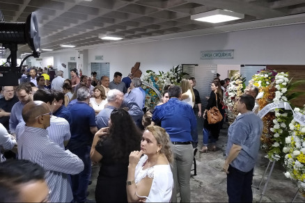 Familiares e amigos se despediram do ex-prefeito Murilo Domingos