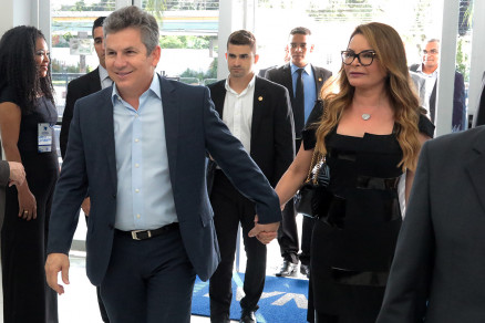O governador Mauro Mendes e a primeira-dama, Virginia Mendes: clima de romance