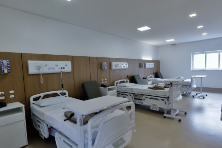 o todo, so 10 quartos, com seis apartamentos e quatro enfermarias 