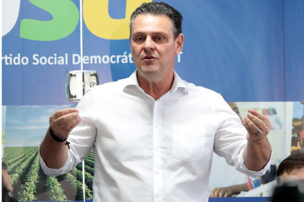 O ex-vice-governador Carlos Fvaro, que admite possvel disputa ao Senado