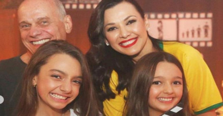 Esposa do jornalista foi pega de surpresa por uma comissria de bordo