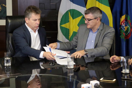 O governador Mauro Mendes e o procurador-geral de Justia, Jos Antnio Borges: acordo de cooperao