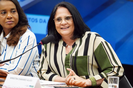 A ministra da Mulher, da Famlia e dos Direitos Humanos, Damares Alves, durante audincia na Cmara 