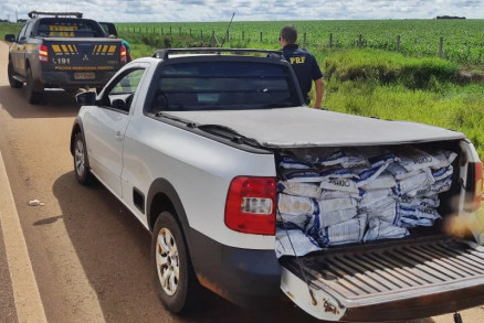 Agrotxicos eram contrabandeados em uma Saveiro com placas de MS