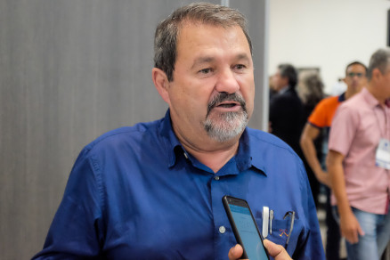 O prefeito de Cceres Francis Maris: reabertura de comrcio