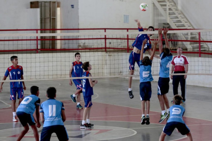 A competio envolve todos os Municpios e regies do Estado nessa fase regional
