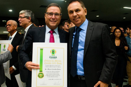 O vereador Dilemrio Alencar foi quem prestou a homenagem ao secretrio da Casa Civil, Mauro Carvalho
