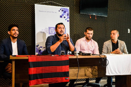 Batizado como Os Craques esto de Volta, jogo de abertura ser com a Escolinha do Flamengo, de Cceres 