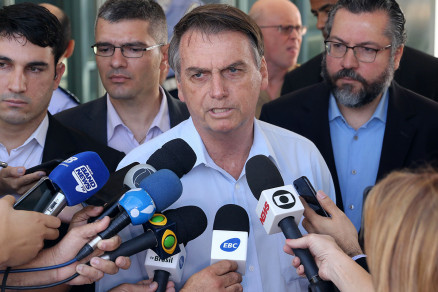 Resultado de imagem para âTemos que respeitar a vontade popularâ, diz Bolsonaro sobre decreto de armas