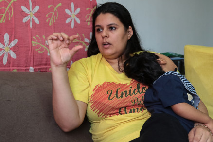 Fernanda Pereira teve o vrus da Zika durante a gestao; seu filho, Murilo, foi diagnosticado com microcefalia 