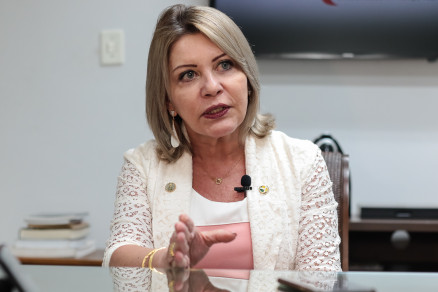 A senadora Selma Arruda, que citou condies desumanas a pacientes do Pronto Socorro de Cuiab