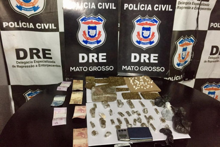 A ao resultou na apreenso de quase 100 pores de droga