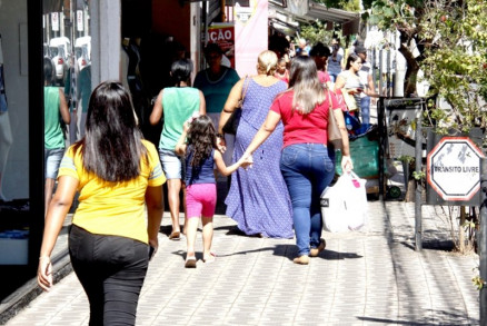 Procon alerta que consumidor deve exigir a nota ou cupom fiscal