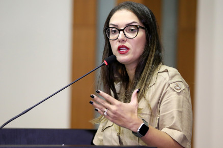 A presidente interina da Assembleia legislativa, Janaina Riva