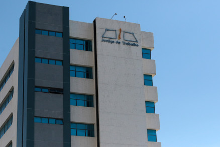 A fachada do Tribunal Regional do Trabalho de Mato Grosso