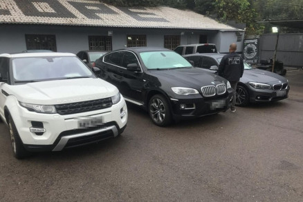 Carros de luxo apreendidos durante megaoperao da Polcia Civil do DF