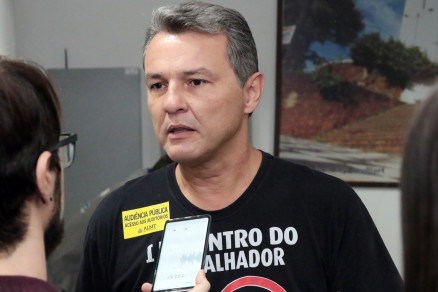 Membro do F�rum Sindical, o servidor p�blico Oscarlino Alves