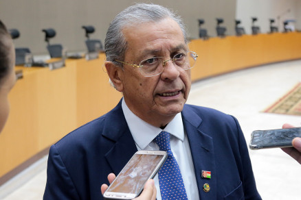 O senador Jayme Campos: 