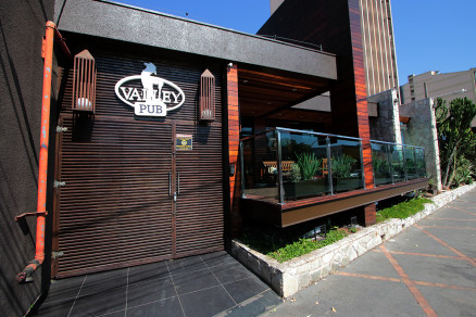 Fachada da Valley Pub, estabelecimento onde a briga aconteceu