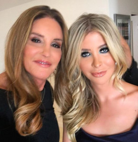 A namorada de Caitlyn Jenner, Sophia Hutchins