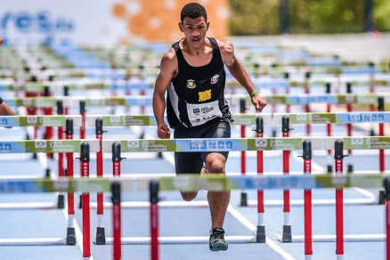 Mato-grossense Eric Vitor, ouro na prova dos 100 metros com barreiras na fase nacional, em 2016