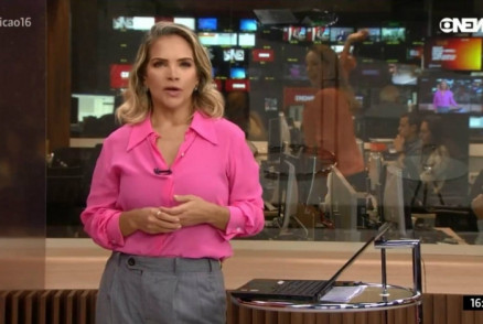 Maria Beltro  flagrada rebolando 