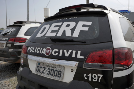 Homem  preso ao tentar fazer RG com certido de nascimento falsa 