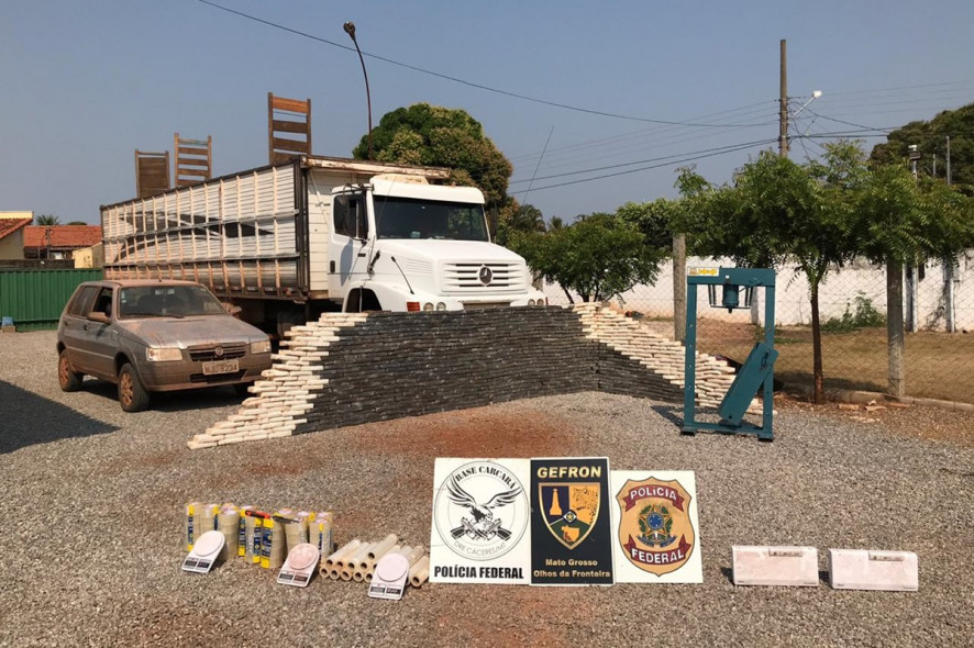 Gefron apreende 609 tabletes de cocaína em fazenda em MT