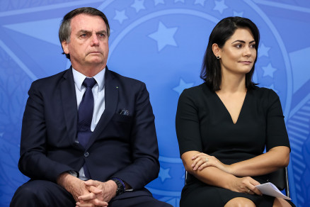 O ex-presidente Jair Bolsonaro e sua esposa, Michelle Bolsonaro