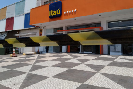Fchada do Banco Ita da Fernando Correa da Costa