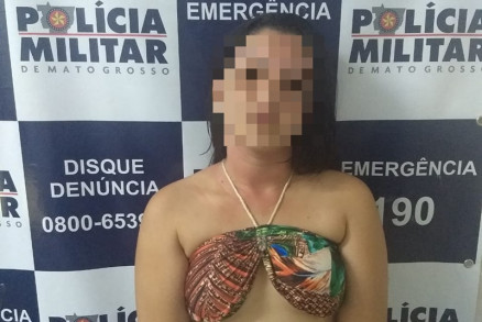 Mulher foi presa em flagrante e quebrou o celular que tinha 