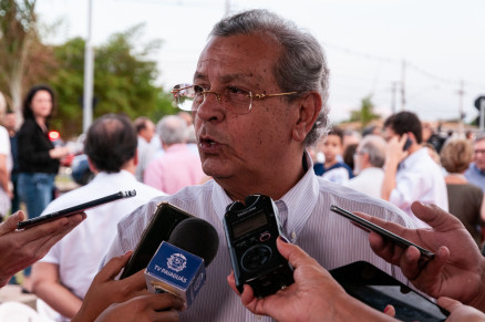O senador Jayme Campos, que disse no ter interesse em sair do partido