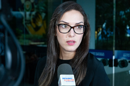 A deputada Janaina Riva, que pede cautela de Mendes