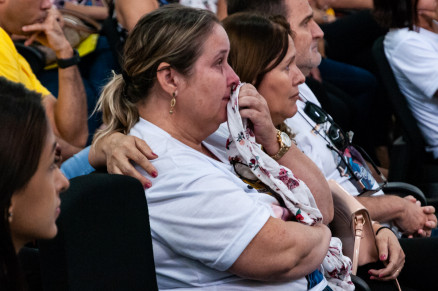 A professora Ndia Peroso durante o julgamento do assassino do seu filho