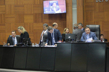 Deputados aprovaram medida por maioria de votos durante a sess�o realizada nesta sexta-feira (10)