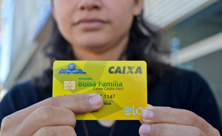 No novo desenho, o Bolsa vai pagar R$ 142 por pessoa, com a garantia de no mnimo R$ 600 por famlia