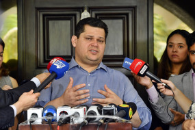 Senado aprova redu��o de penas que beneficia Bolsonaro