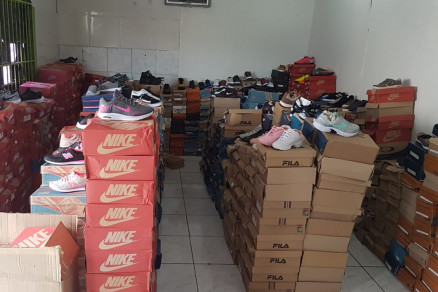 Foram apreendidos calados da marca Nike, Adidas, Puma, Asics e New Balance