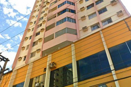 A fachada do Condomnio Edifcio Joo Alfredo e Nicolina de Oliveira, no Centro de Cuiab