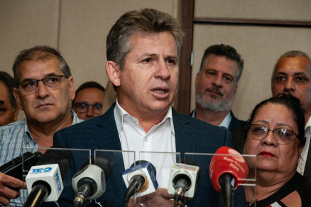 O governador Mauro Mendes, que prev queda na arrecadao