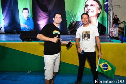 Simpatizante de candidata usa camiseta de torturador e gera revolta