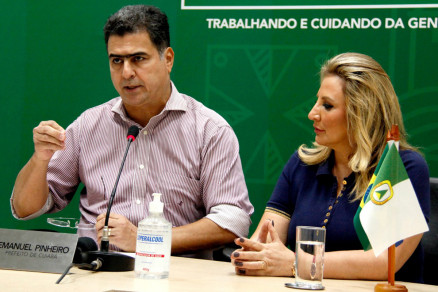 O prefeito Emanuel Pinheiro e a primeira-dama Mrcia Pinheiro, que teriam despesas pagas por chefe de gabinete