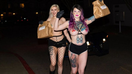 Kiki LeMiau e Brody Grodie, entregadoras do Boober Eats 
