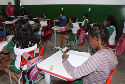 Aulas sero retomadas de forma gradativa a partir do dia 18 de maio