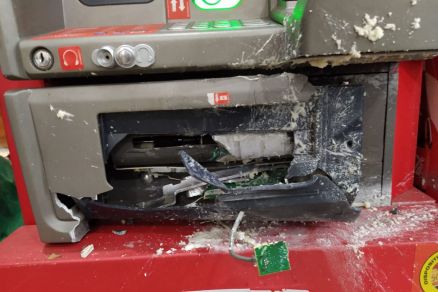O caixa eletrnico ficou bastante danificado pela ao dos bandidos
