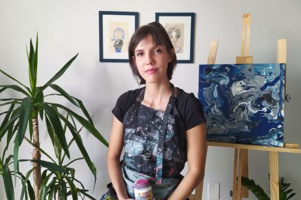 Amanda Alves Homem, que trabalha com fluid art h quatro anos